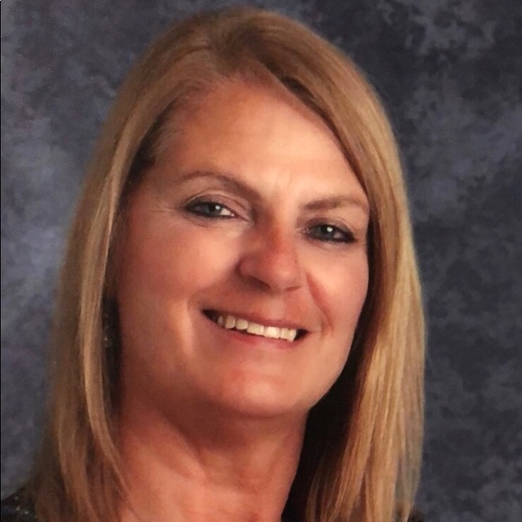 Meet your Posher, Paula - Picture 2 of 3